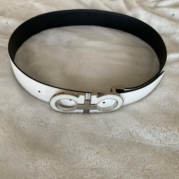 White Salvatore Ferragamo Paloma Reversible Belt 32-36” waist - Picture 8 of 8